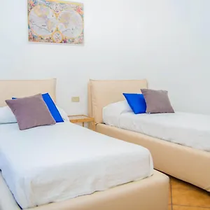 https://villa-giardino-appartamento-1.it-lombardy.com