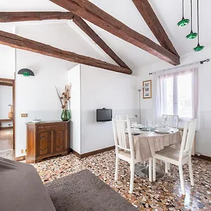 https://colombina-venice.hotelinveneto.com