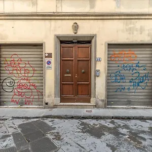 https://pinzochere-suite.it-tuscanyhotel.com